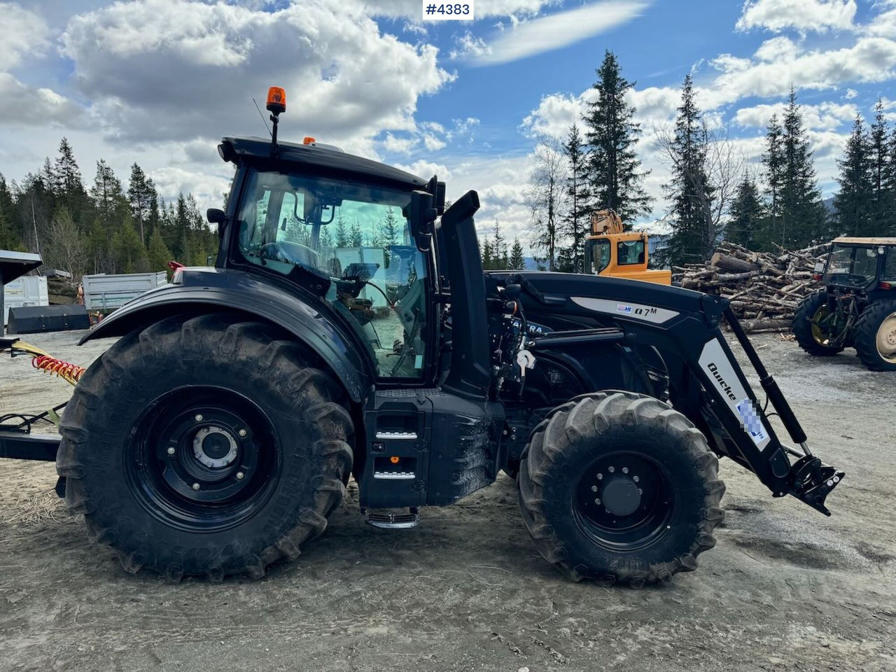 2021 Valtra T234 Versu w/ Quicke Q7 Front Loader - Traktors: foto 3 2021 Valtra T234 Versu w/ Quicke Q7 Front Loader - Traktors: foto 3