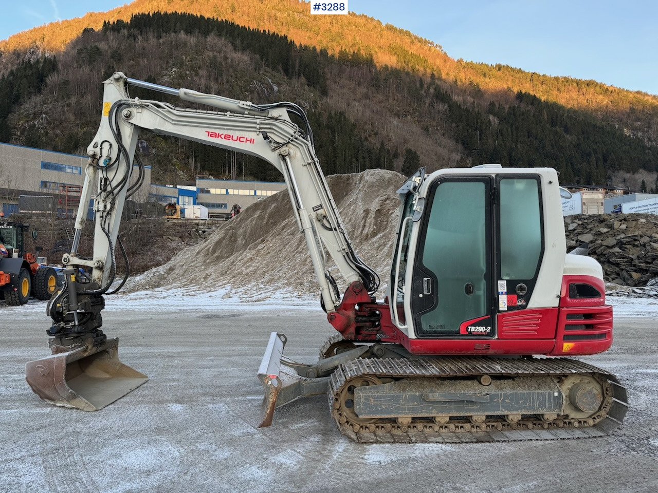 2022 Takeuchi TB 290-2 w/Rotory tilt and several buckets - Ekskavators: foto 4 2022 Takeuchi TB 290-2 w/Rotory tilt and several buckets - Ekskavators: foto 4