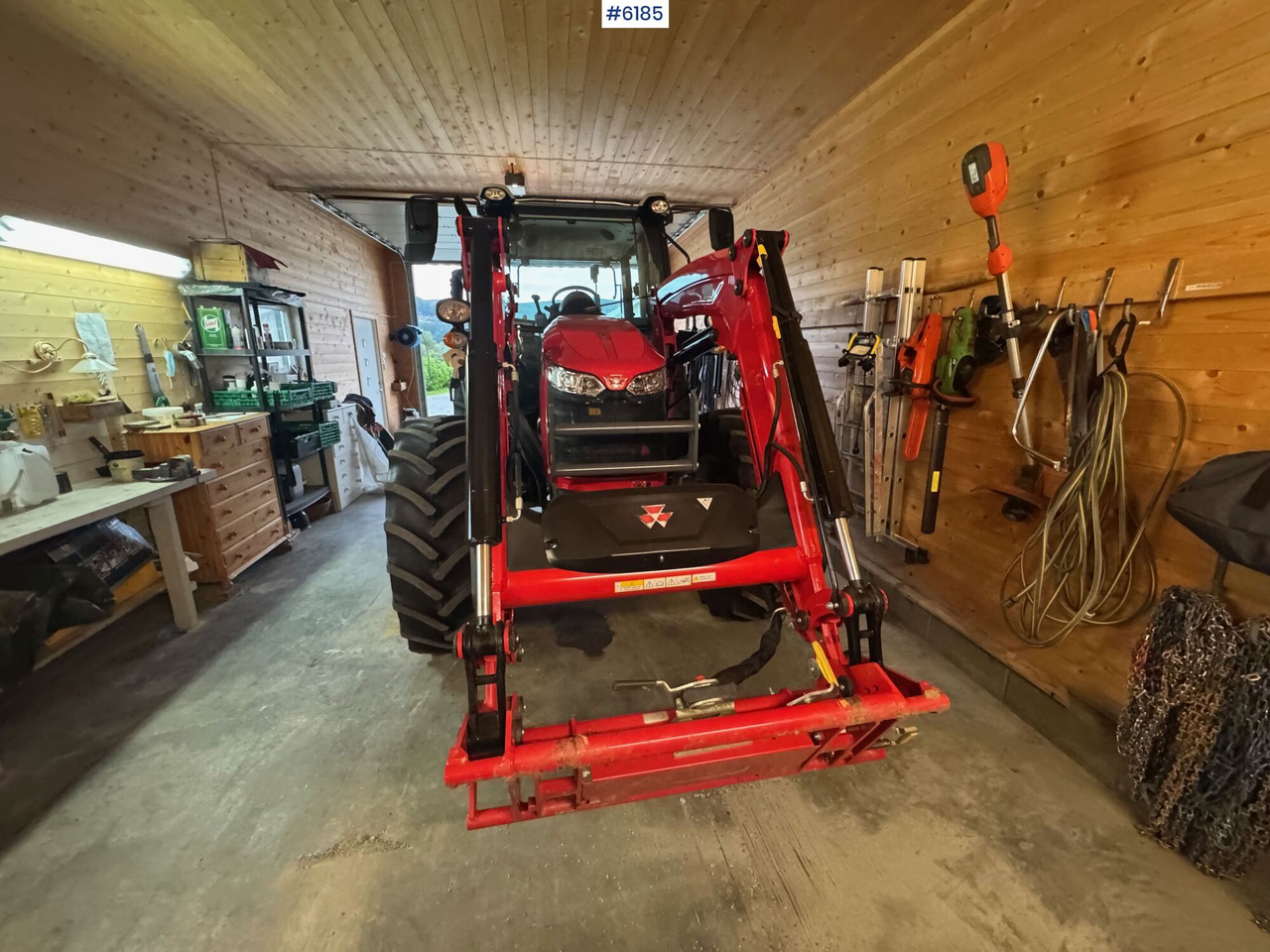 2023 Massey Ferguson 5711M Dyna w/ loader with 3rd function. Only 115 hours! - Traktors: foto 2 2023 Massey Ferguson 5711M Dyna w/ loader with 3rd function. Only 115 hours! - Traktors: foto 2
