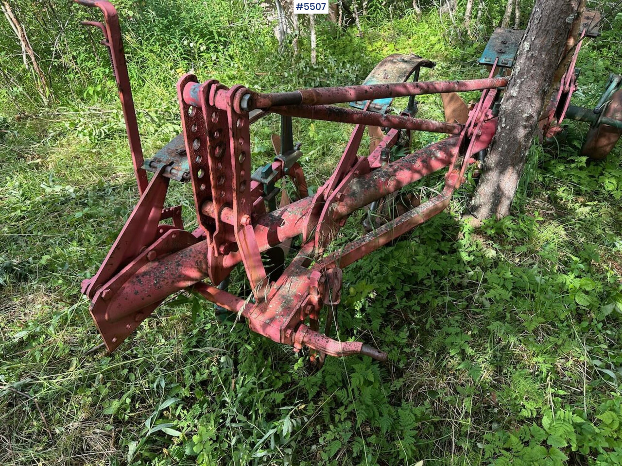 4-furrow conventional plow - Augsnes apstrādes tehnika: foto 4 4-furrow conventional plow - Augsnes apstrādes tehnika: foto 4