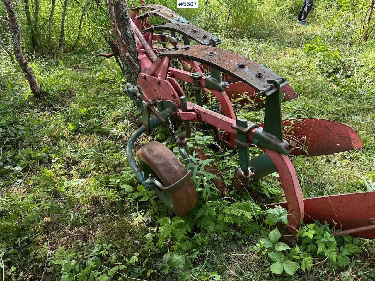 4-furrow conventional plow - Augsnes apstrādes tehnika: foto 5 4-furrow conventional plow - Augsnes apstrādes tehnika: foto 5