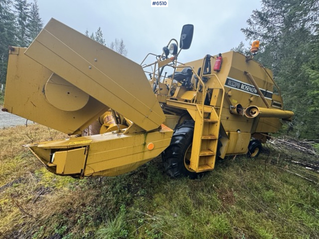 Approx. 1985 Sampo Rosenlew 500 combine harvester - Labības kombains: foto 1 Approx. 1985 Sampo Rosenlew 500 combine harvester - Labības kombains: foto 1