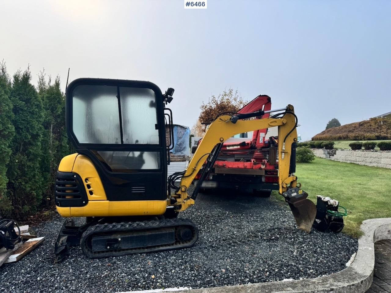 Approx. 2004 CAT 301.8 Mini excavator w/ 4 buckets and grapple. - Ekskavators: foto 2 Approx. 2004 CAT 301.8 Mini excavator w/ 4 buckets and grapple. - Ekskavators: foto 2