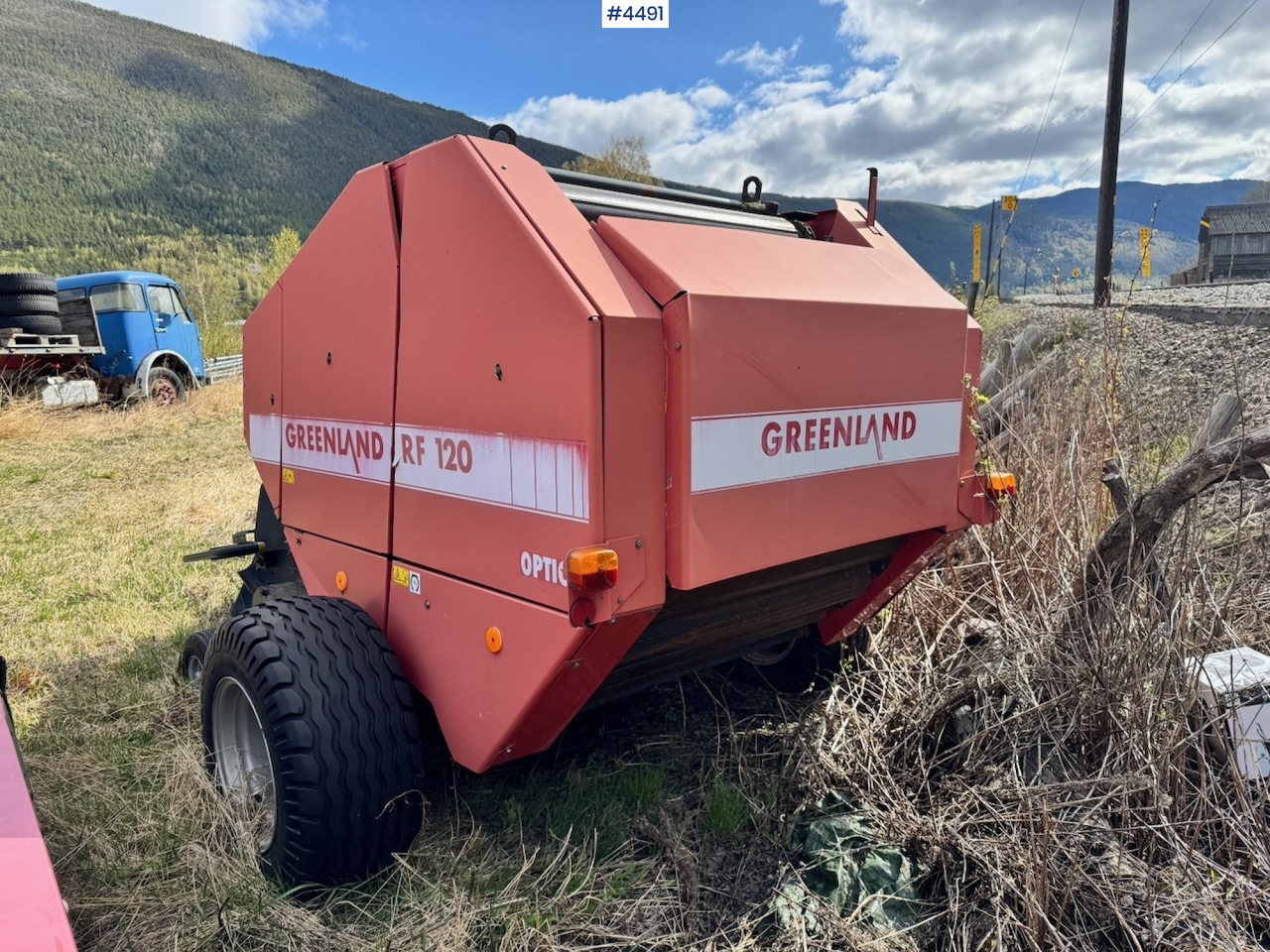 Ca. 1995 Vicon RF120 Round Baler - Siena sagatavošanas tehnika: foto 3 Ca. 1995 Vicon RF120 Round Baler - Siena sagatavošanas tehnika: foto 3