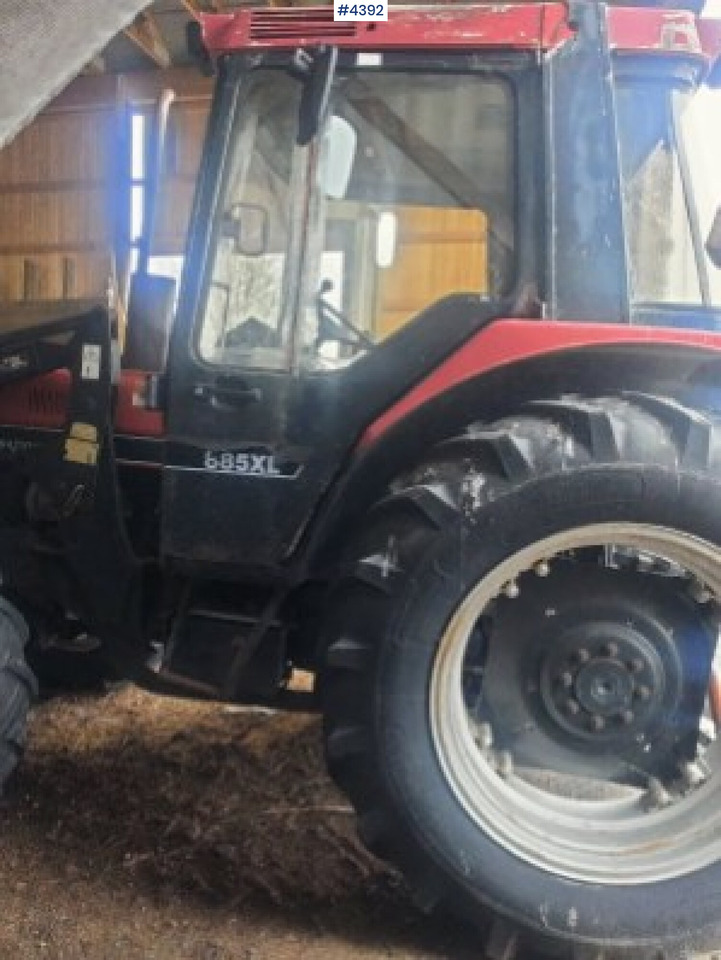 Case International 885XL 4x4 with trima loader - Traktors: foto 5 Case International 885XL 4x4 with trima loader - Traktors: foto 5