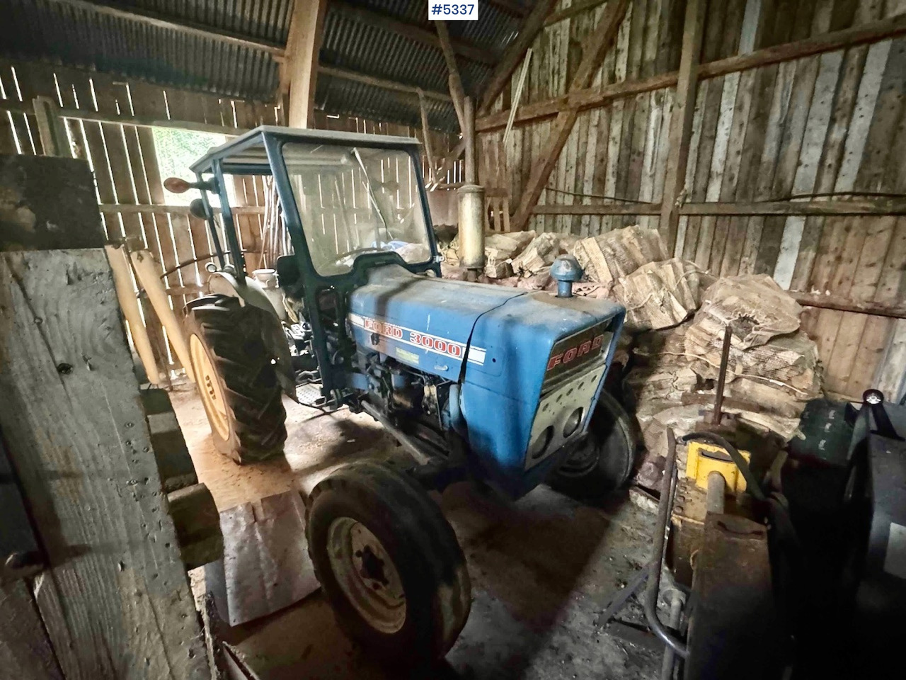 Ford 3000 traktor m/ skuffe - Traktors: foto 1 Ford 3000 traktor m/ skuffe - Traktors: foto 1