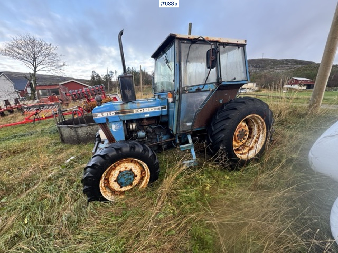Ford 4610 4x4 tractor. 3,561 hours! - Traktors: foto 5 Ford 4610 4x4 tractor. 3,561 hours! - Traktors: foto 5