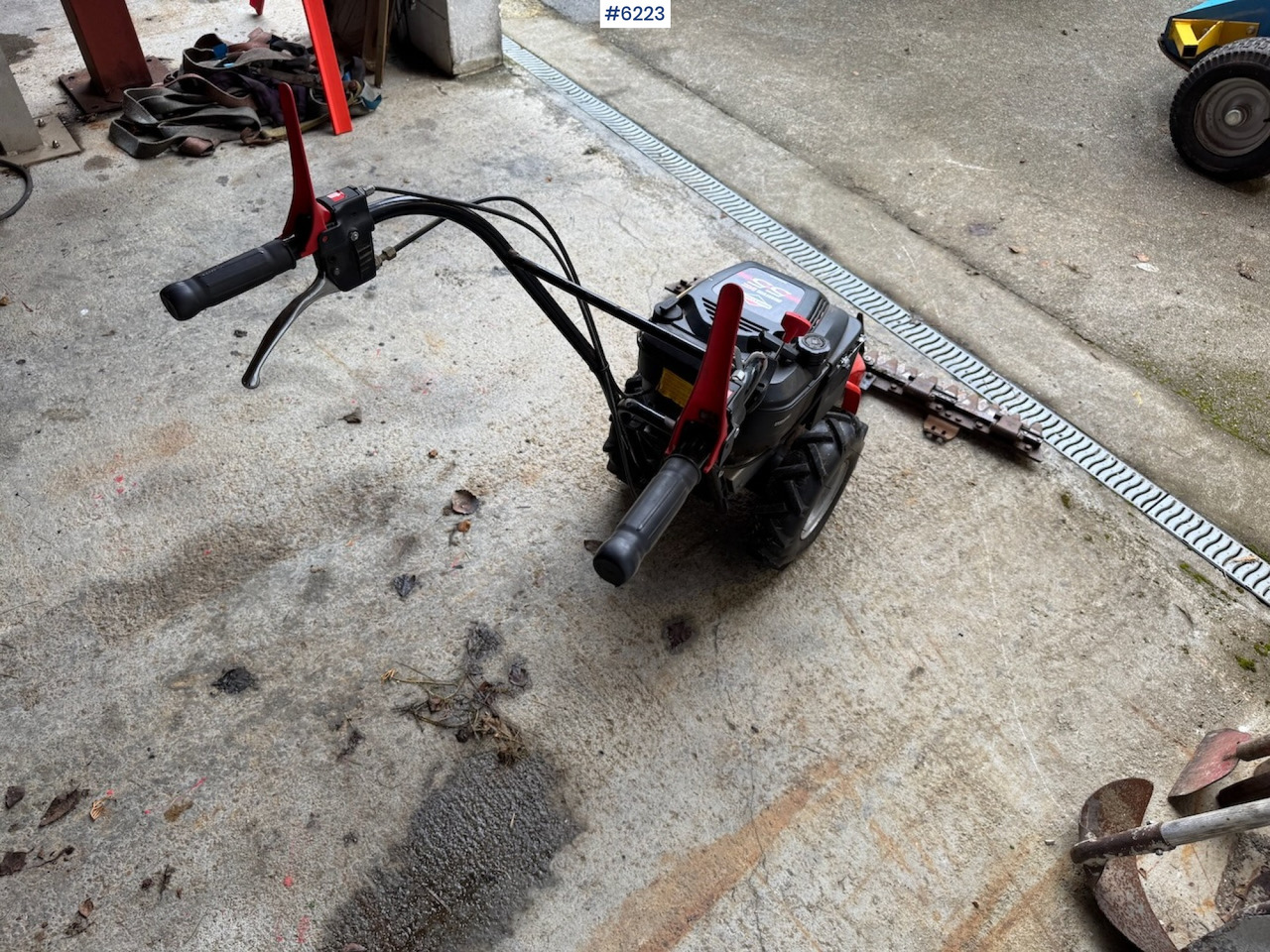 Garden Fox two-wheel mower - Siena sagatavošanas tehnika: foto 5 Garden Fox two-wheel mower - Siena sagatavošanas tehnika: foto 5