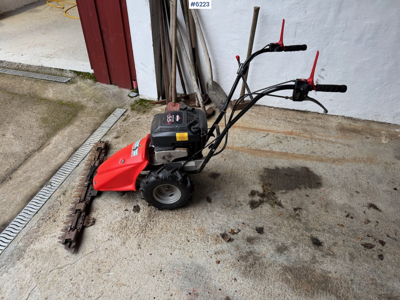 Garden Fox two-wheel mower - Siena sagatavošanas tehnika: foto 3 Garden Fox two-wheel mower - Siena sagatavošanas tehnika: foto 3