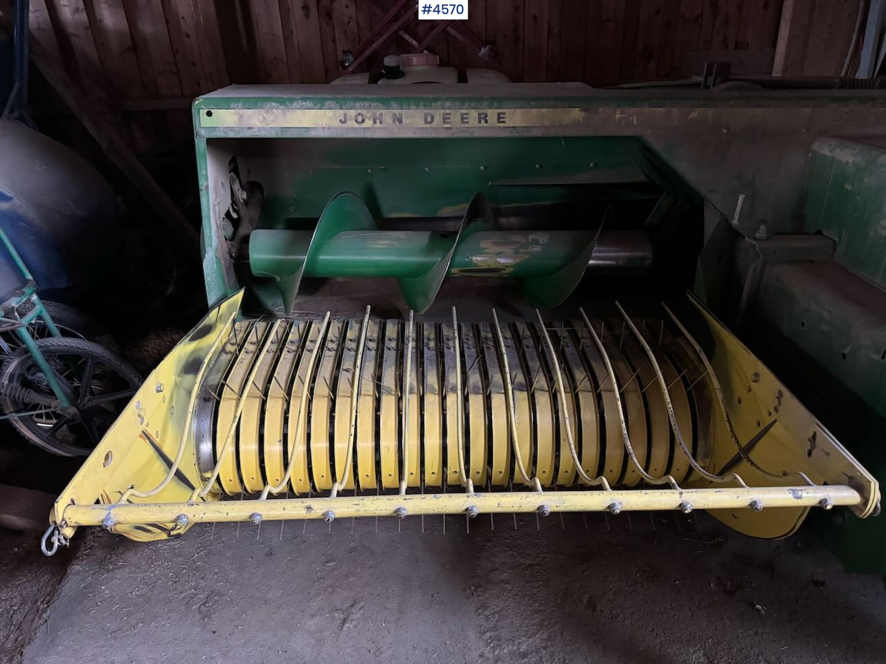 John Deere 332A Square baler - Siena sagatavošanas tehnika: foto 5 John Deere 332A Square baler - Siena sagatavošanas tehnika: foto 5
