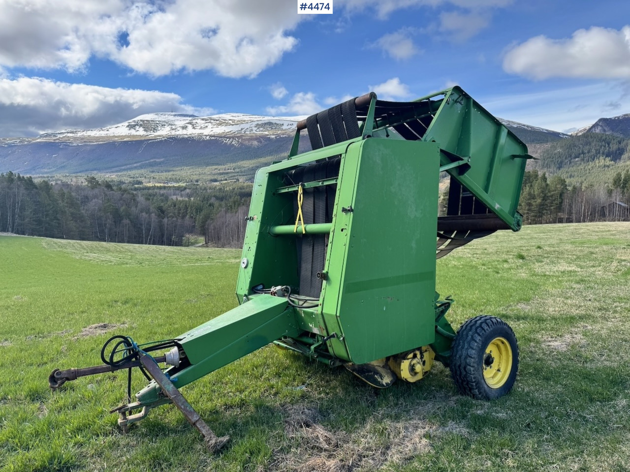John Deere 545 Round Baler - Siena sagatavošanas tehnika: foto 1 John Deere 545 Round Baler - Siena sagatavošanas tehnika: foto 1