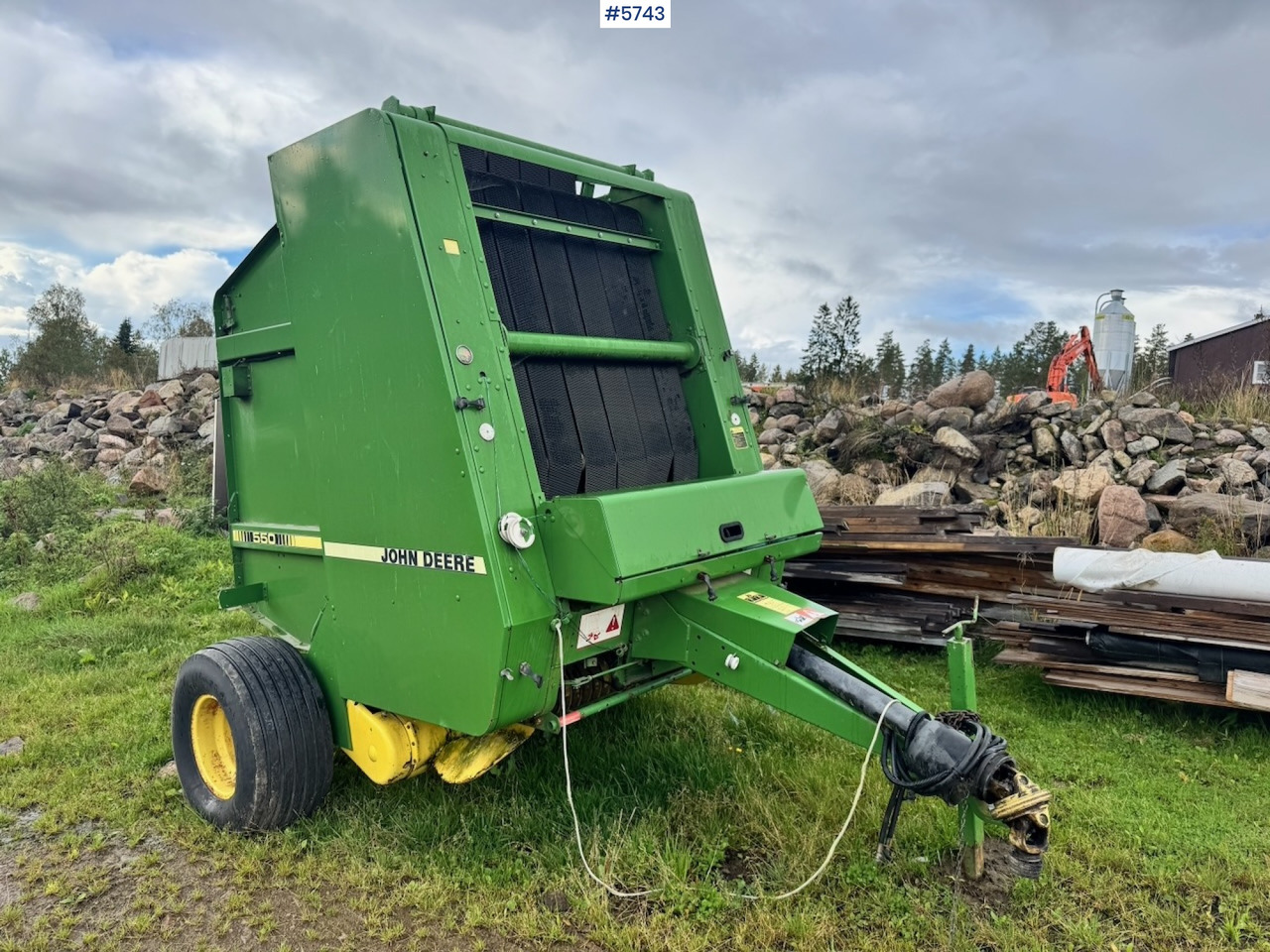John Deere 550 Round Baler. - Siena sagatavošanas tehnika: foto 4 John Deere 550 Round Baler. - Siena sagatavošanas tehnika: foto 4