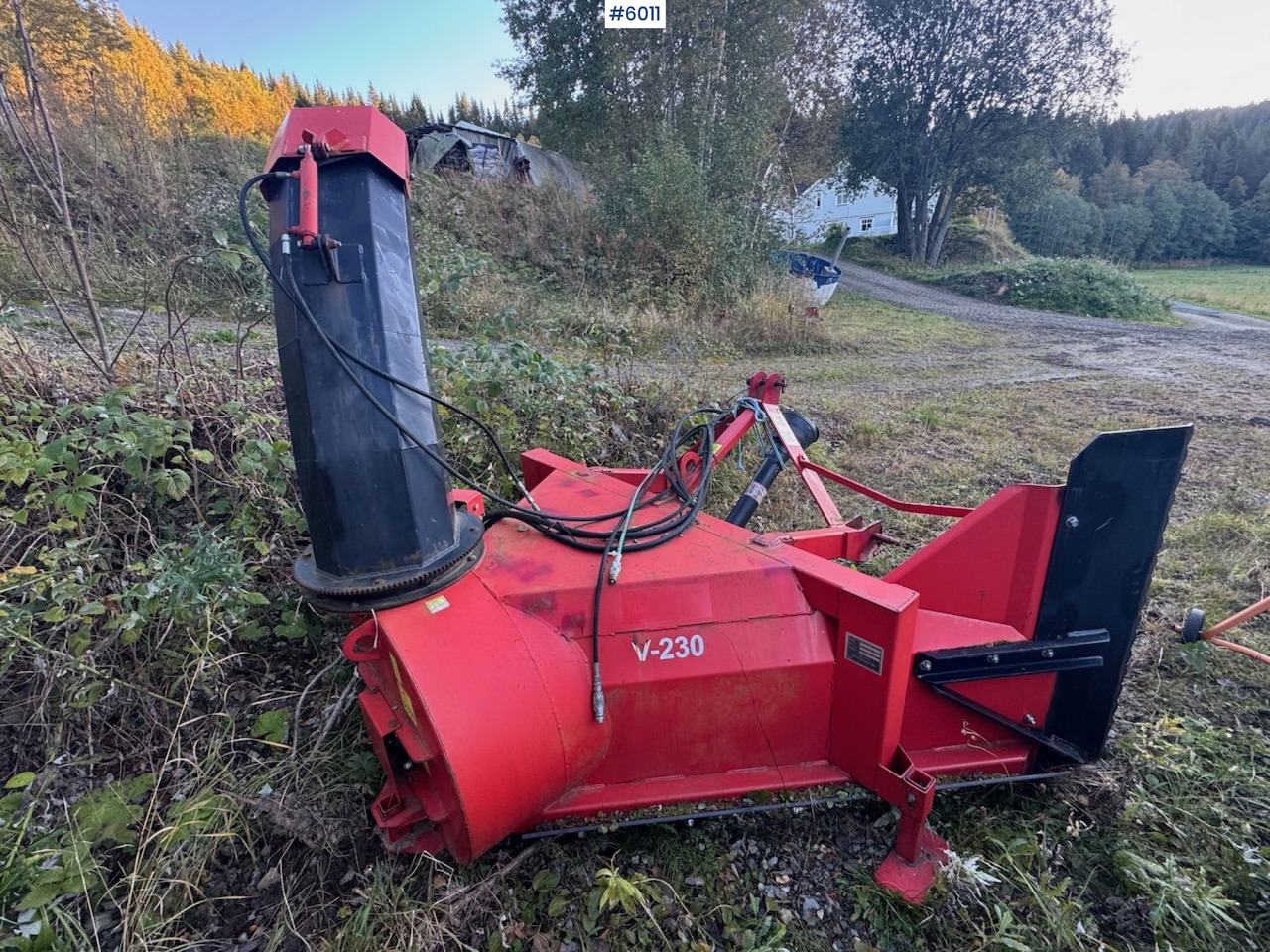 SISU Handel V-230 Snow blower - Komunālā/ Specializētā tehnika: foto 3 SISU Handel V-230 Snow blower - Komunālā/ Specializētā tehnika: foto 3
