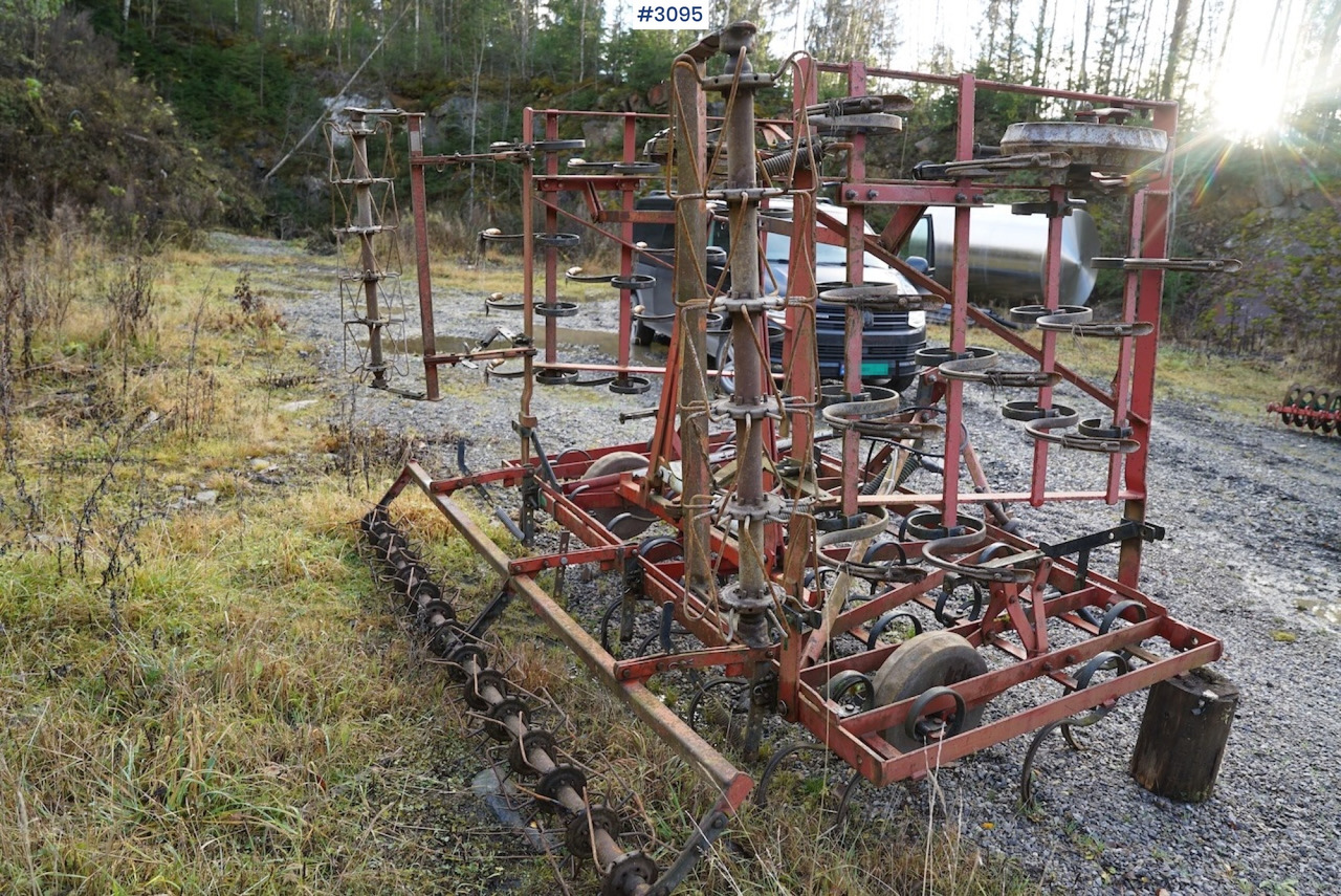 Kongskilde 5,5M harrow - Augsnes apstrādes tehnika: foto 4 Kongskilde 5,5M harrow - Augsnes apstrādes tehnika: foto 4