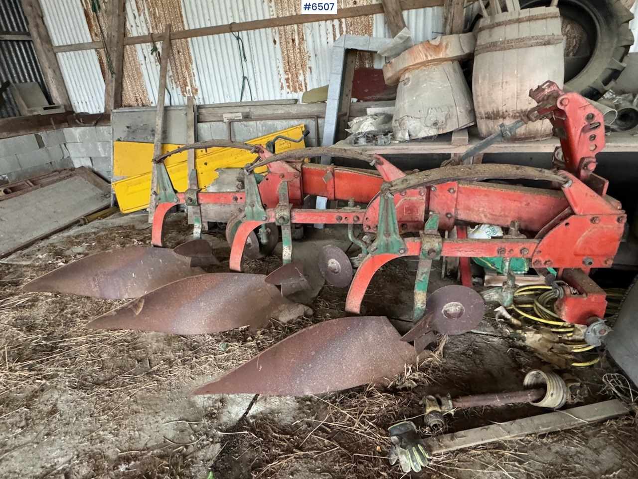 Kverneland 3-furrow plough - Augsnes apstrādes tehnika: foto 5 Kverneland 3-furrow plough - Augsnes apstrādes tehnika: foto 5