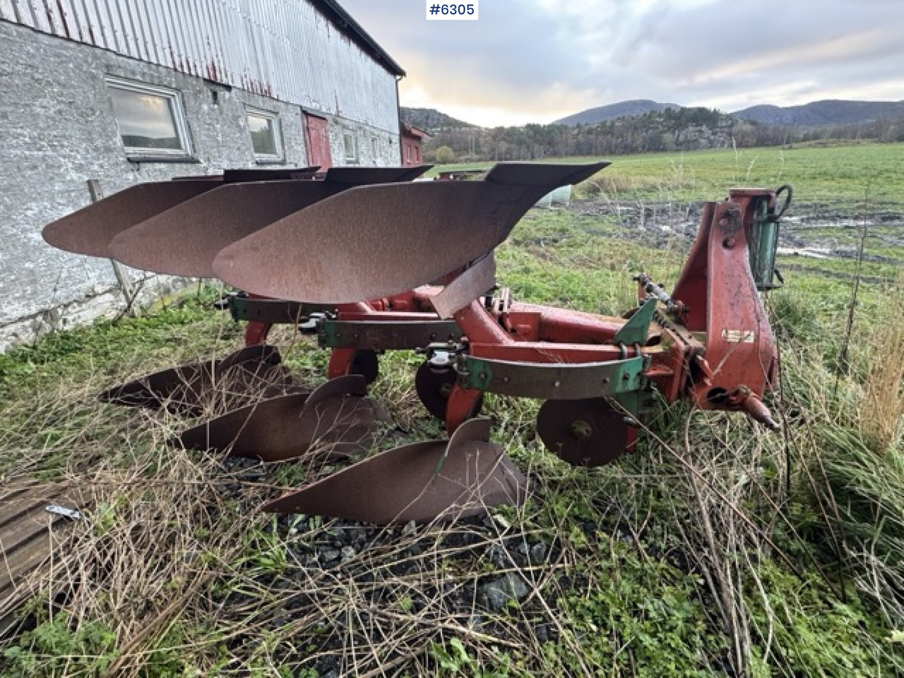 Kverneland 3-furrow reversible plough - Augsnes apstrādes tehnika: foto 3 Kverneland 3-furrow reversible plough - Augsnes apstrādes tehnika: foto 3