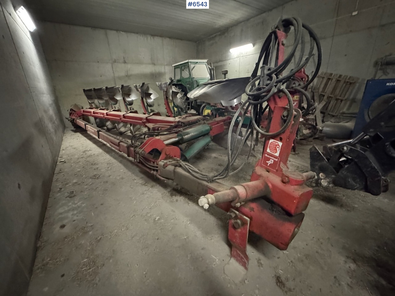 Kverneland PB100 6-Flour Vario Semi-Reversible Plough - Augsnes apstrādes tehnika: foto 1 Kverneland PB100 6-Flour Vario Semi-Reversible Plough - Augsnes apstrādes tehnika: foto 1