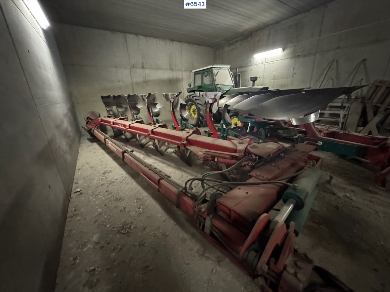 Kverneland PB100 6-Flour Vario Semi-Reversible Plough - Augsnes apstrādes tehnika: foto 4 Kverneland PB100 6-Flour Vario Semi-Reversible Plough - Augsnes apstrādes tehnika: foto 4