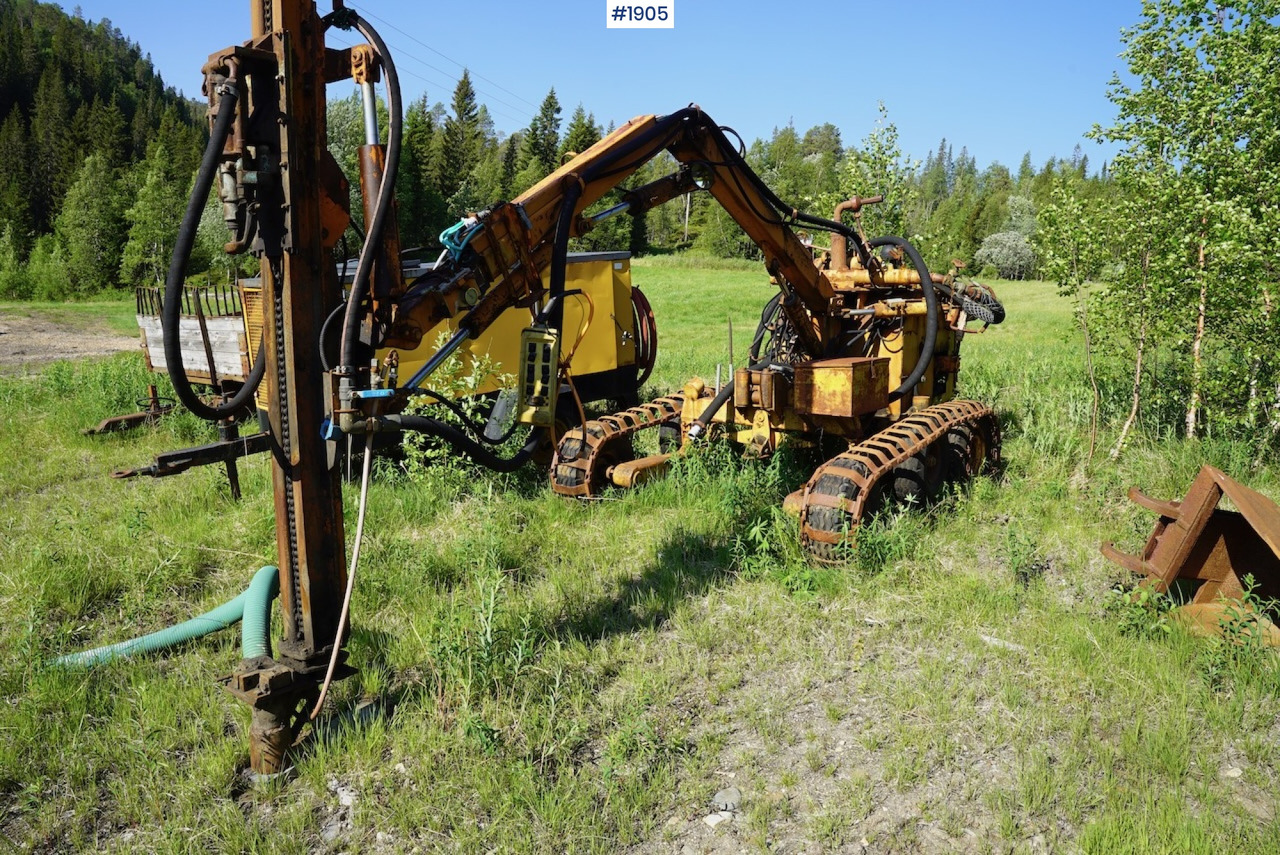 Urbšanas mašīna NeMek drilling rig with AMA compressor: foto 1