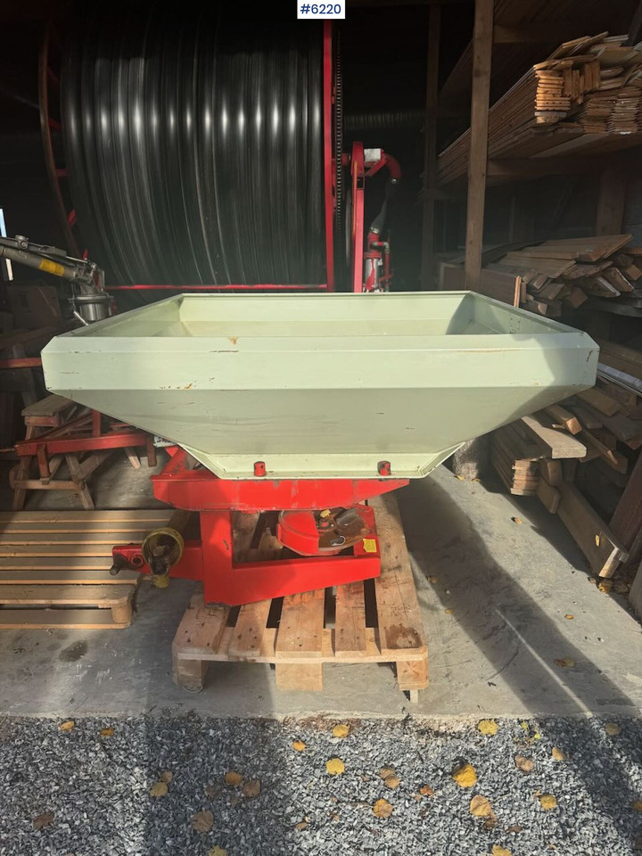 Rauch Komet ZS800 - Minerālmēslu izkliedētājs: foto 3 Rauch Komet ZS800 - Minerālmēslu izkliedētājs: foto 3