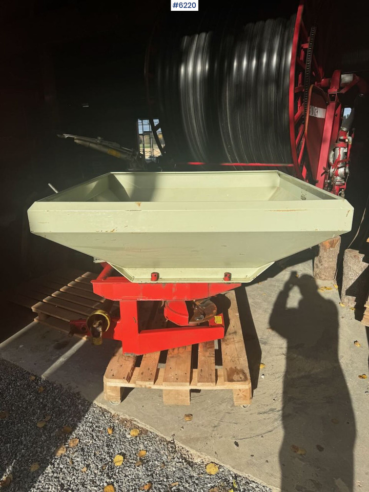 Rauch Komet ZS800 - Minerālmēslu izkliedētājs: foto 4 Rauch Komet ZS800 - Minerālmēslu izkliedētājs: foto 4