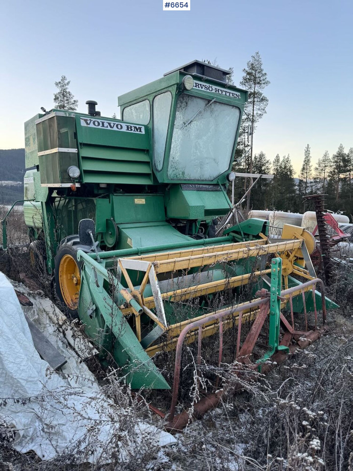 Volvo BM Active 800 Thresher - Labības kombains: foto 1 Volvo BM Active 800 Thresher - Labības kombains: foto 1