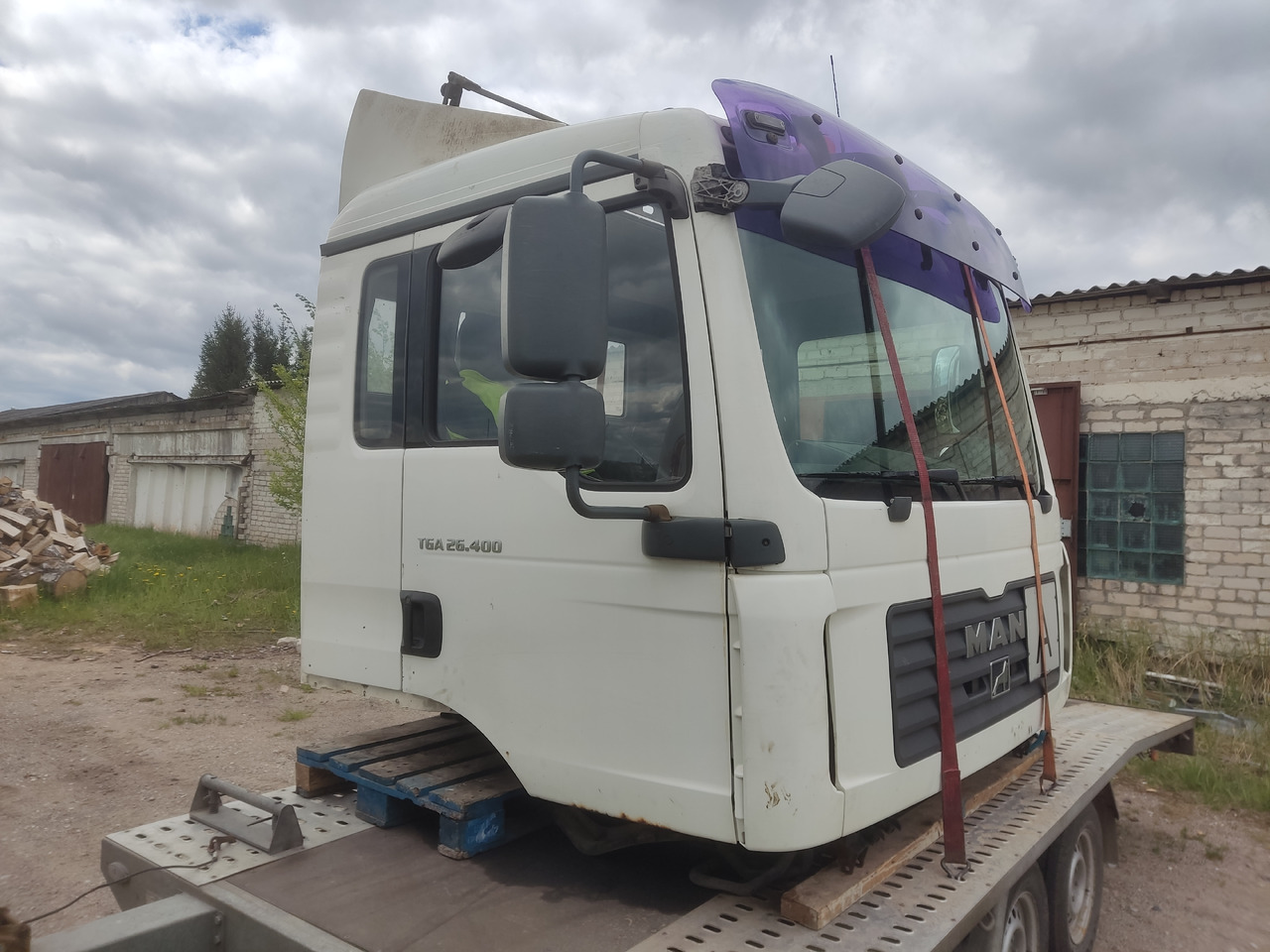 MAN cab F99/L17 - Kabīne: foto 1 MAN cab F99/L17 - Kabīne: foto 1