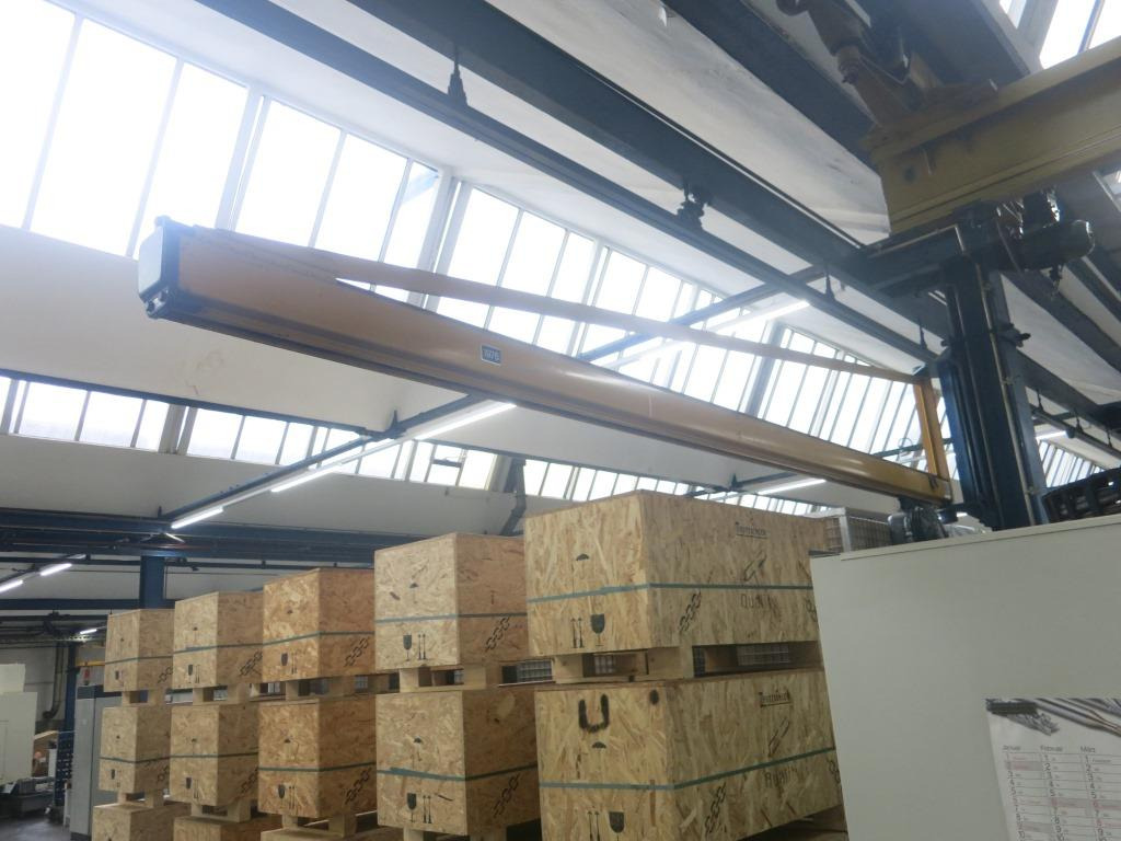 Demag 250 kg - Celtnis: foto 1 Demag 250 kg - Celtnis: foto 1