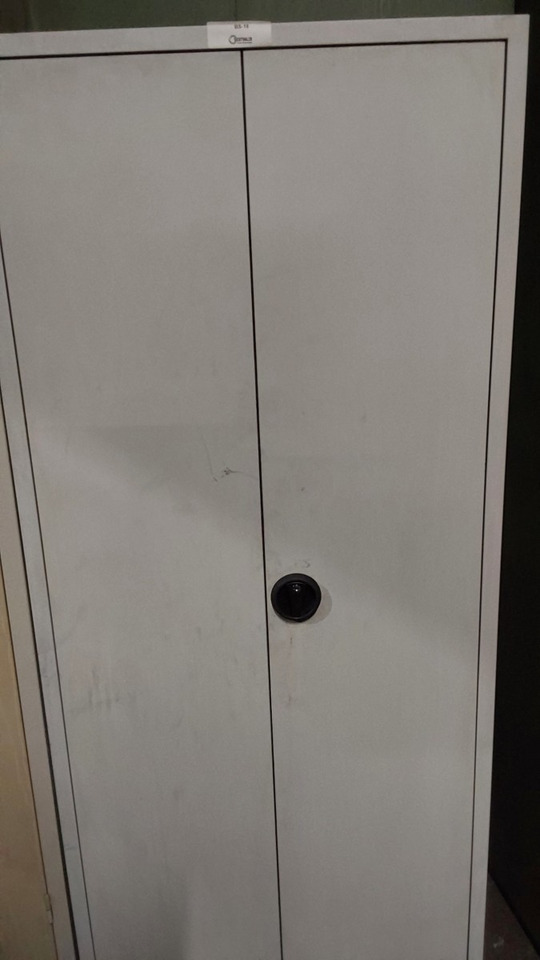 Tuerenschrank 1950x930x400 - Garāžu aprīkojums: foto 3 Tuerenschrank 1950x930x400 - Garāžu aprīkojums: foto 3