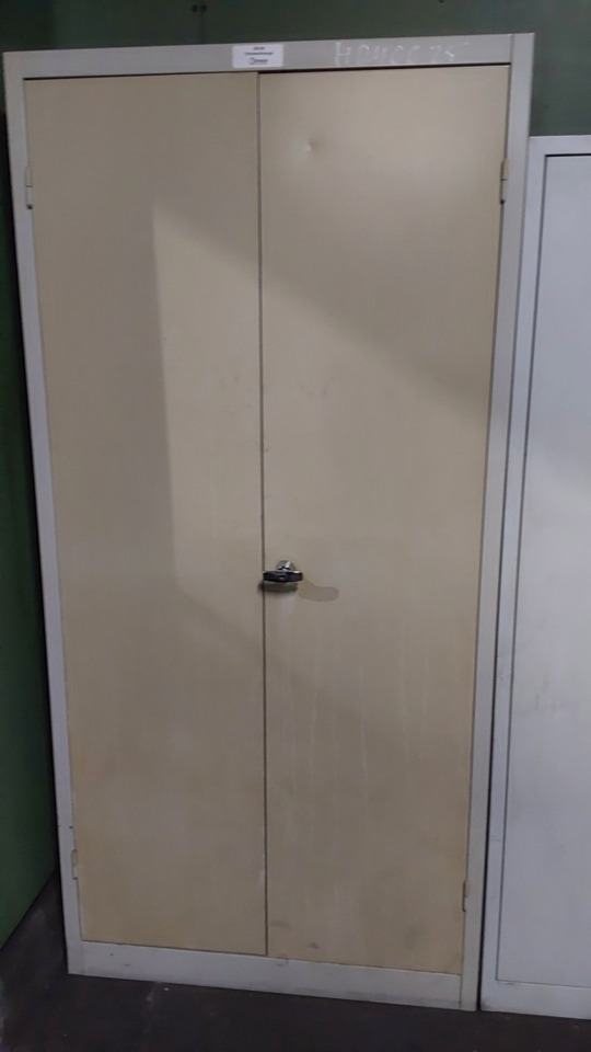Tuerenschrank 1950x930x400 - Garāžu aprīkojums: foto 2 Tuerenschrank 1950x930x400 - Garāžu aprīkojums: foto 2