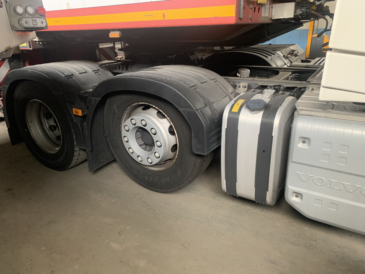 VOLVO VOLVO FH 6x2 500 Euro VI, salon Polska, ASO - Vilcējs: foto 3 VOLVO VOLVO FH 6x2 500 Euro VI, salon Polska, ASO - Vilcējs: foto 3