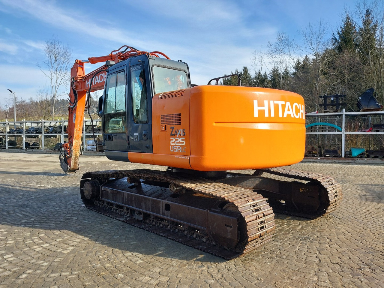 Hitachi ZX225USRLC - Kāpurķēžu ekskavators: foto 2 Hitachi ZX225USRLC - Kāpurķēžu ekskavators: foto 2
