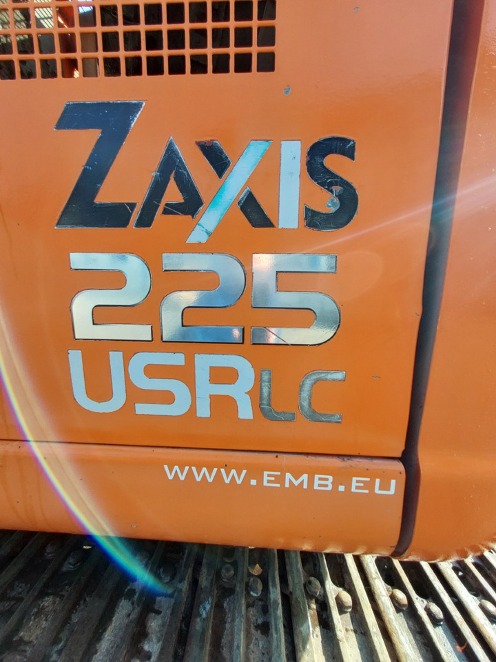 Hitachi ZX225USRLC - Kāpurķēžu ekskavators: foto 5 Hitachi ZX225USRLC - Kāpurķēžu ekskavators: foto 5