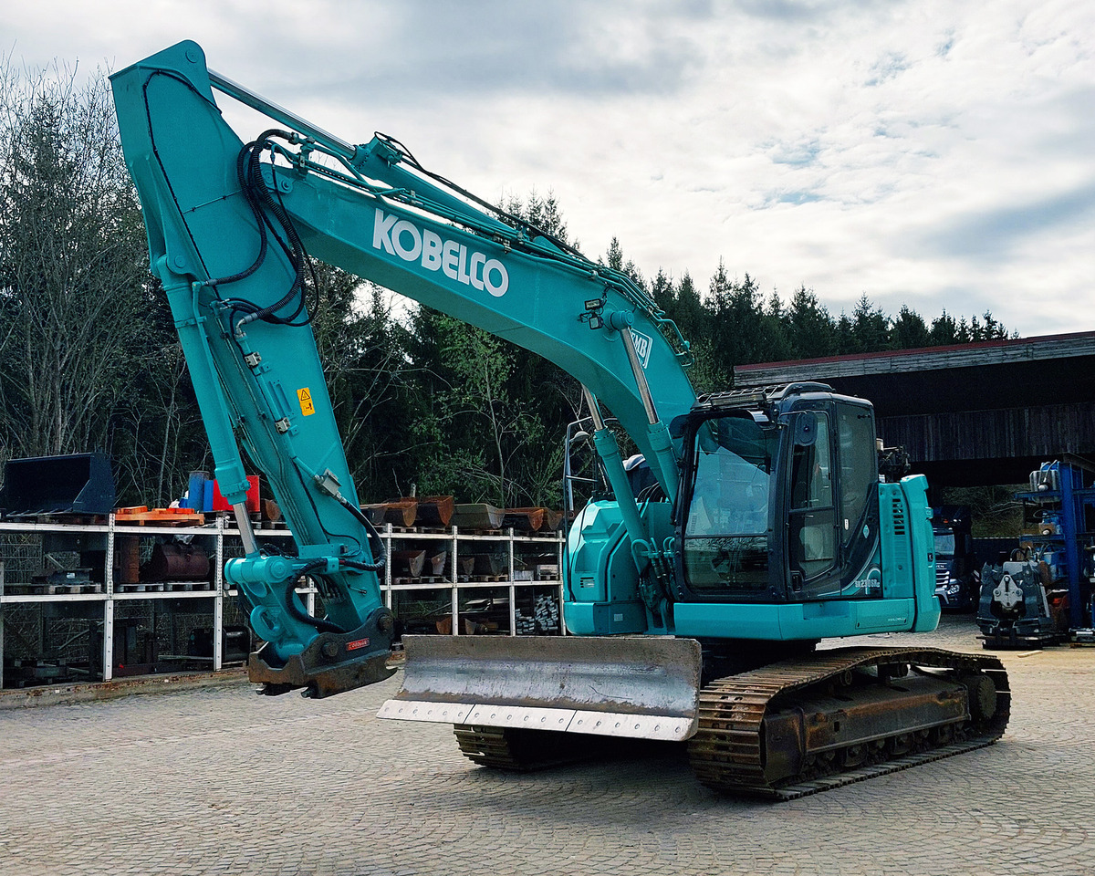 Kobelco SK230SRLC-5 - Kāpurķēžu ekskavators: foto 1 Kobelco SK230SRLC-5 - Kāpurķēžu ekskavators: foto 1