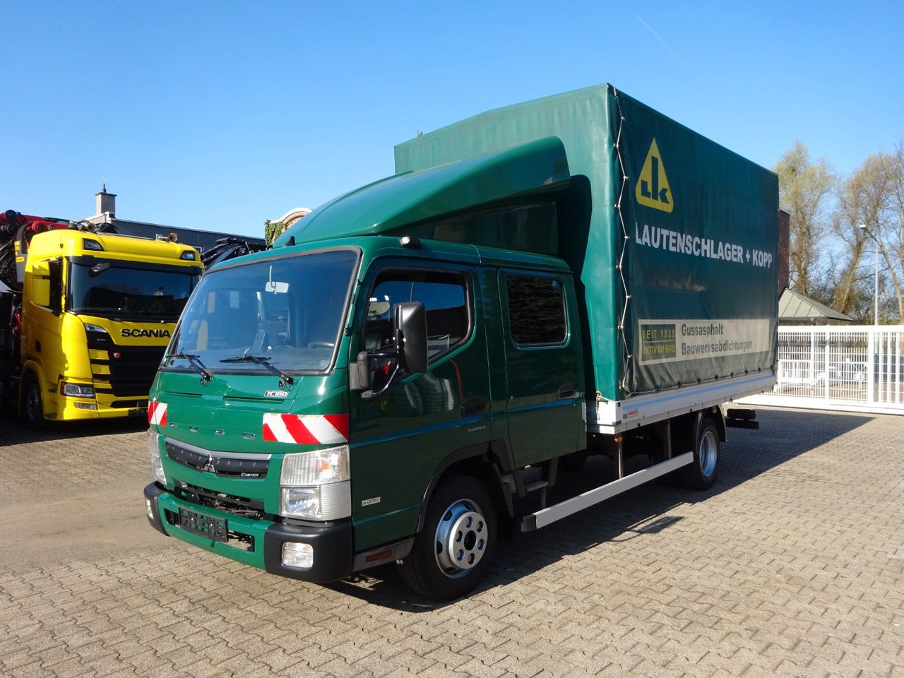 FUSO 7C180D Canter mit Doppelkabine 4x2 - Furgons ar tentu, Kravas-pasažieru furgons: foto 2 FUSO 7C180D Canter mit Doppelkabine 4x2 - Furgons ar tentu, Kravas-pasažieru furgons: foto 2