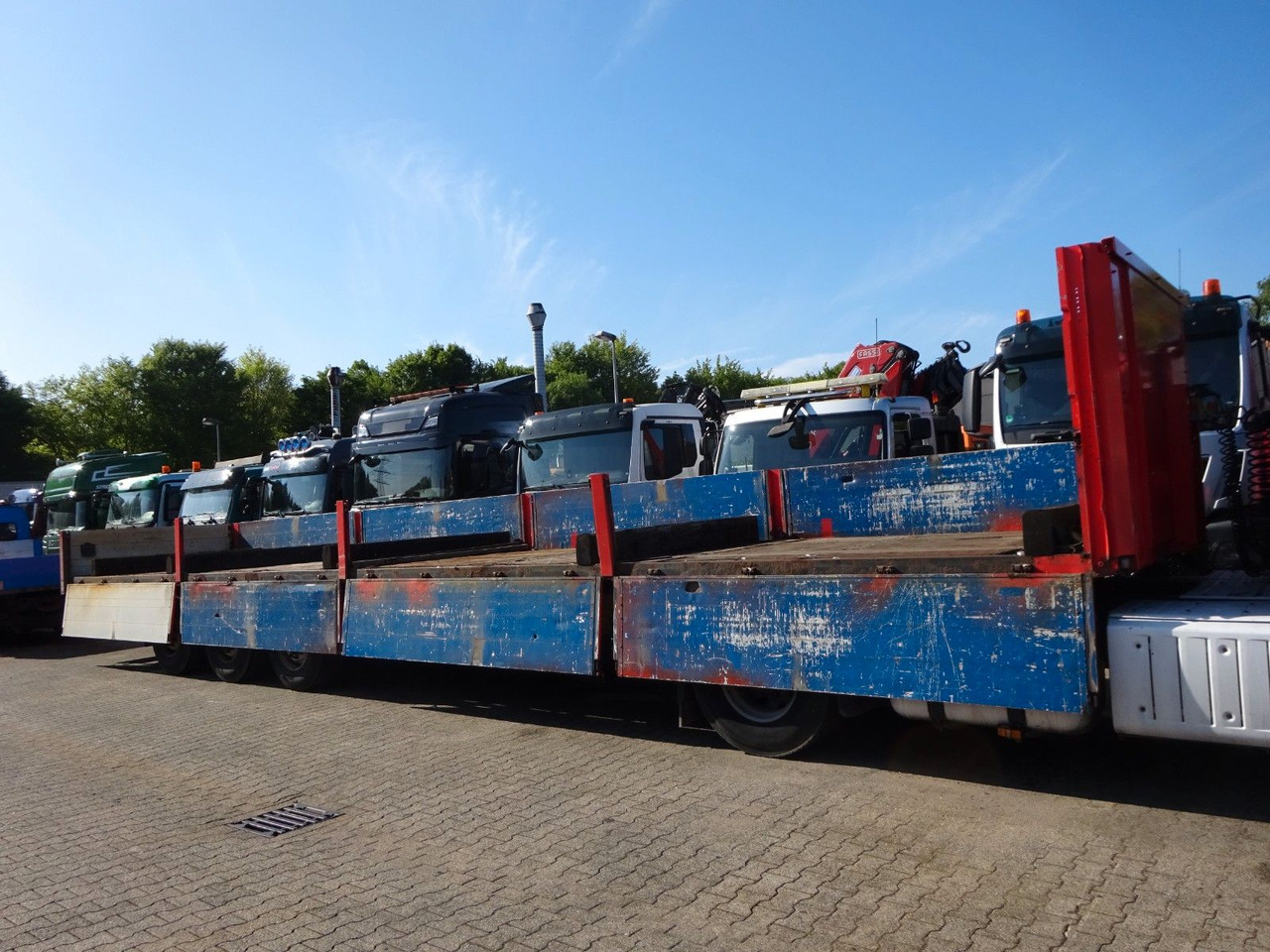 Fliegl Sattelpritsche mit Bordwänden und 3 Achsen - Bortu puspiekabe/ Platforma: foto 3 Fliegl Sattelpritsche mit Bordwänden und 3 Achsen - Bortu puspiekabe/ Platforma: foto 3