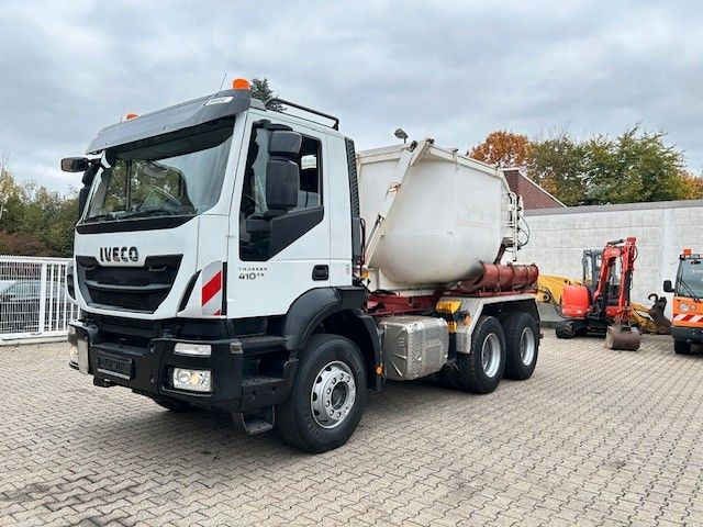 Iveco 410 TRAKKER Wechselsystem Kipper + Asphaltmulde - Būvgružu konteineru vedējs: foto 2 Iveco 410 TRAKKER Wechselsystem Kipper + Asphaltmulde - Būvgružu konteineru vedējs: foto 2