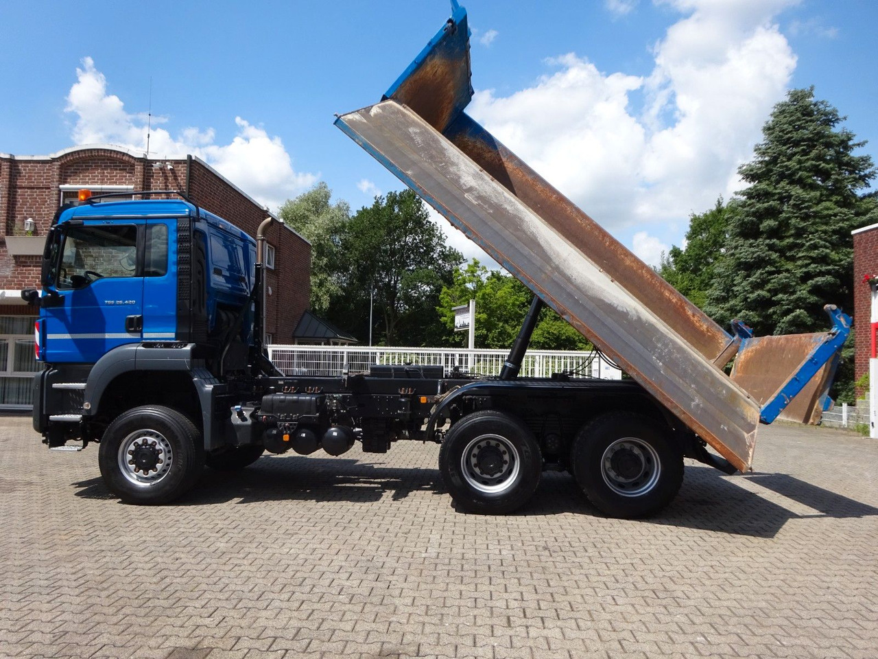MAN 26.420 TGS MEILER 3Skipper + Bordmatik 6x6 - Kravas automašīna pašizgāzējs, Kravas auto ar manipulatoru: foto 2 MAN 26.420 TGS MEILER 3Skipper + Bordmatik 6x6 - Kravas automašīna pašizgāzējs, Kravas auto ar manipulatoru: foto 2
