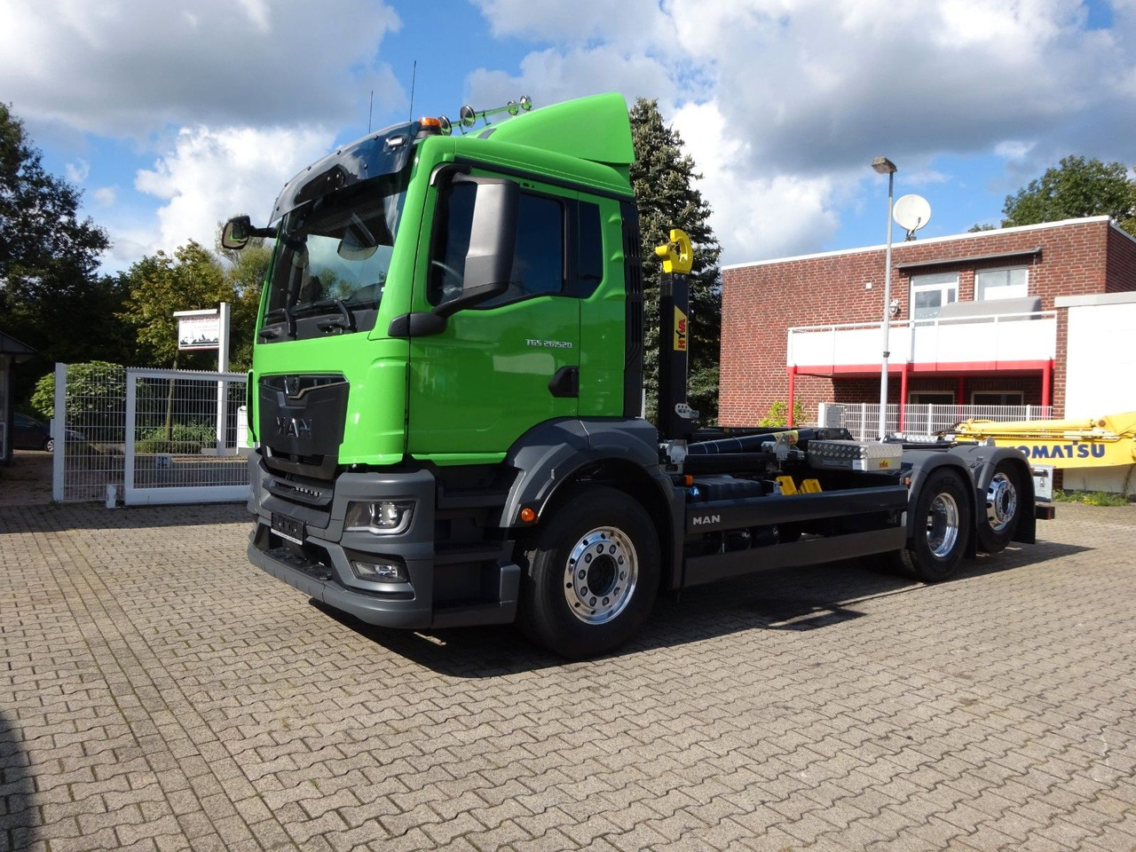 MAN 26.520 TGS HYVA Abroller 6x2 NEU !!! MAN 26.520 TGS HYVA Abroller 6x2 NEU !!! - Pacēlājs ar āķi: foto 1 MAN 26.520 TGS HYVA Abroller 6x2 NEU !!! MAN 26.520 TGS HYVA Abroller 6x2 NEU !!! - Pacēlājs ar āķi: foto 1
