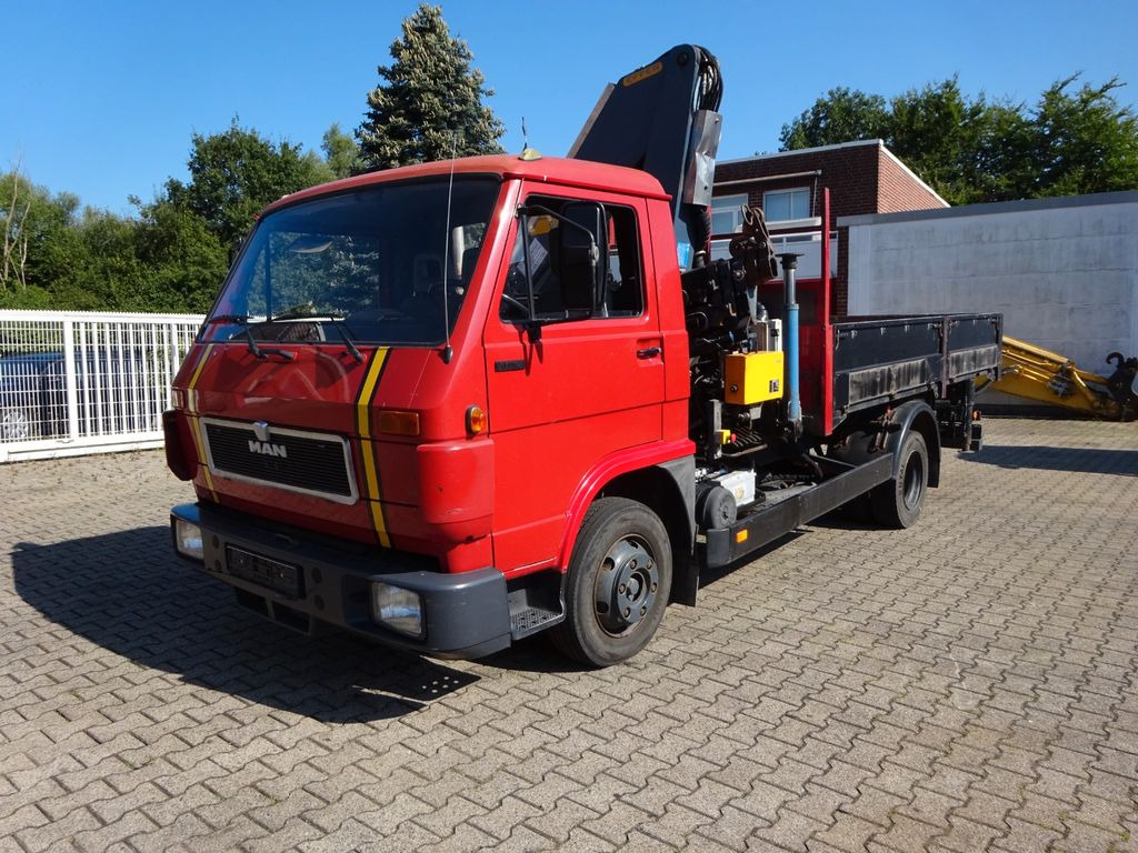 MAN 9.150 Pritsche + Effer 953S Dachdeckerkran 4x2 - Kravas auto ar manipulatoru, Bortu kravas automašīna/ Platforma: foto 1 MAN 9.150 Pritsche + Effer 953S Dachdeckerkran 4x2 - Kravas auto ar manipulatoru, Bortu kravas automašīna/ Platforma: foto 1