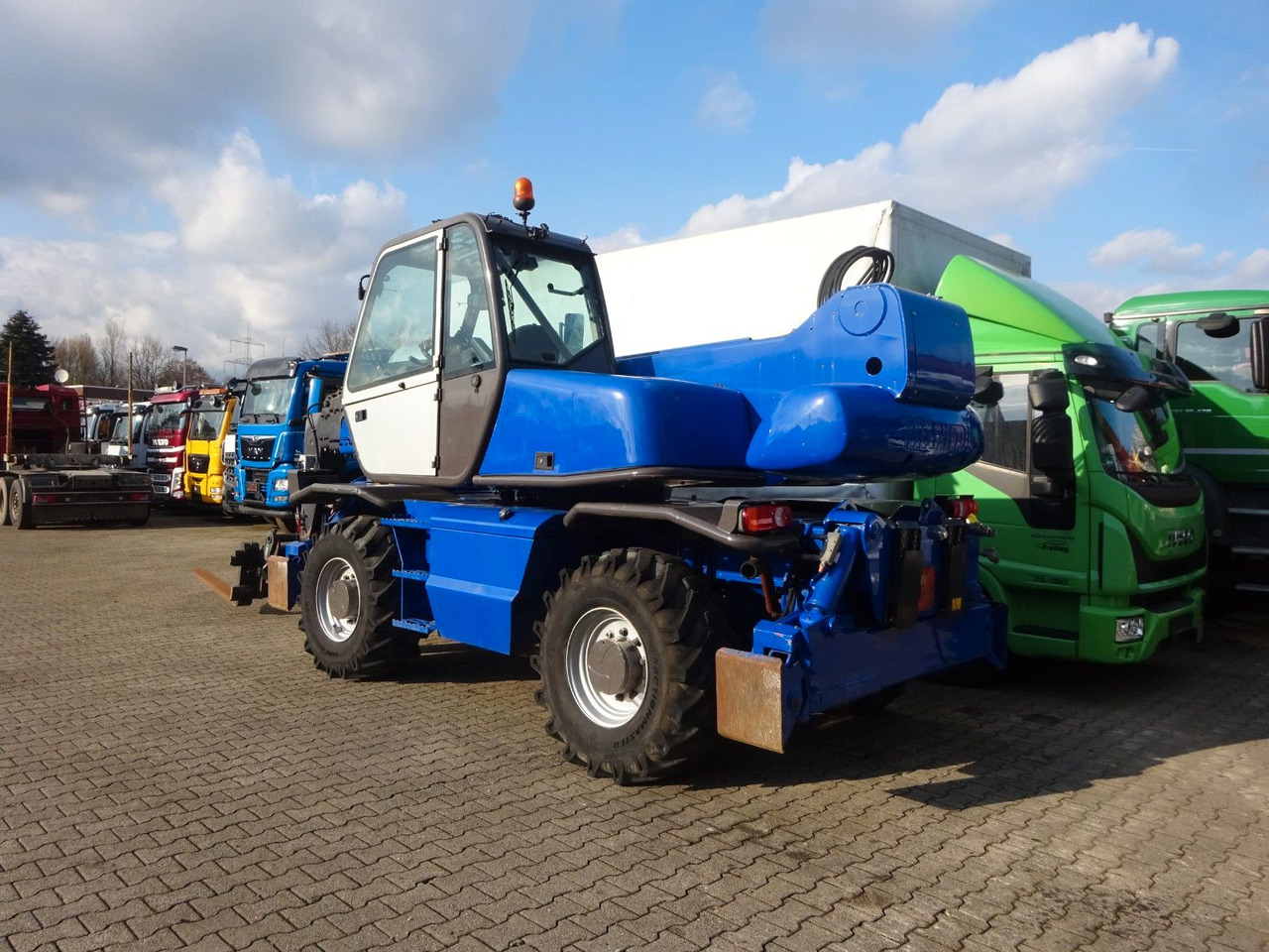 Manitou Teleskoplader MRT 2150 mit Palettengabel - Teleskopiskais iekrāvējs: foto 4 Manitou Teleskoplader MRT 2150 mit Palettengabel - Teleskopiskais iekrāvējs: foto 4