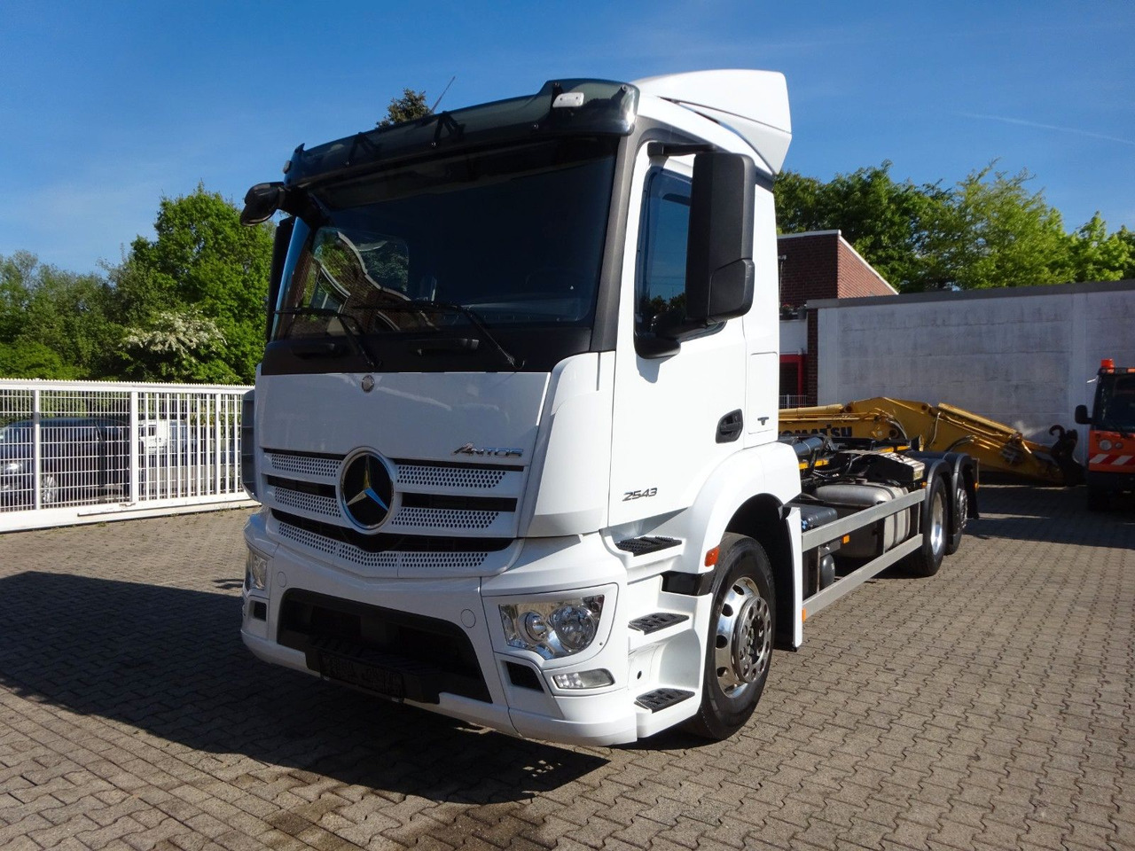 Mercedes-Benz 2543 Antos PALFINGER Abroller - Pacēlājs ar āķi: foto 2 Mercedes-Benz 2543 Antos PALFINGER Abroller - Pacēlājs ar āķi: foto 2