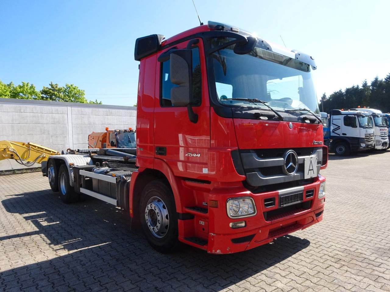 Mercedes-Benz 2544 Actros GERGEN Abroller + Lift-Lenkachse - Pacēlājs ar āķi: foto 2 Mercedes-Benz 2544 Actros GERGEN Abroller + Lift-Lenkachse - Pacēlājs ar āķi: foto 2