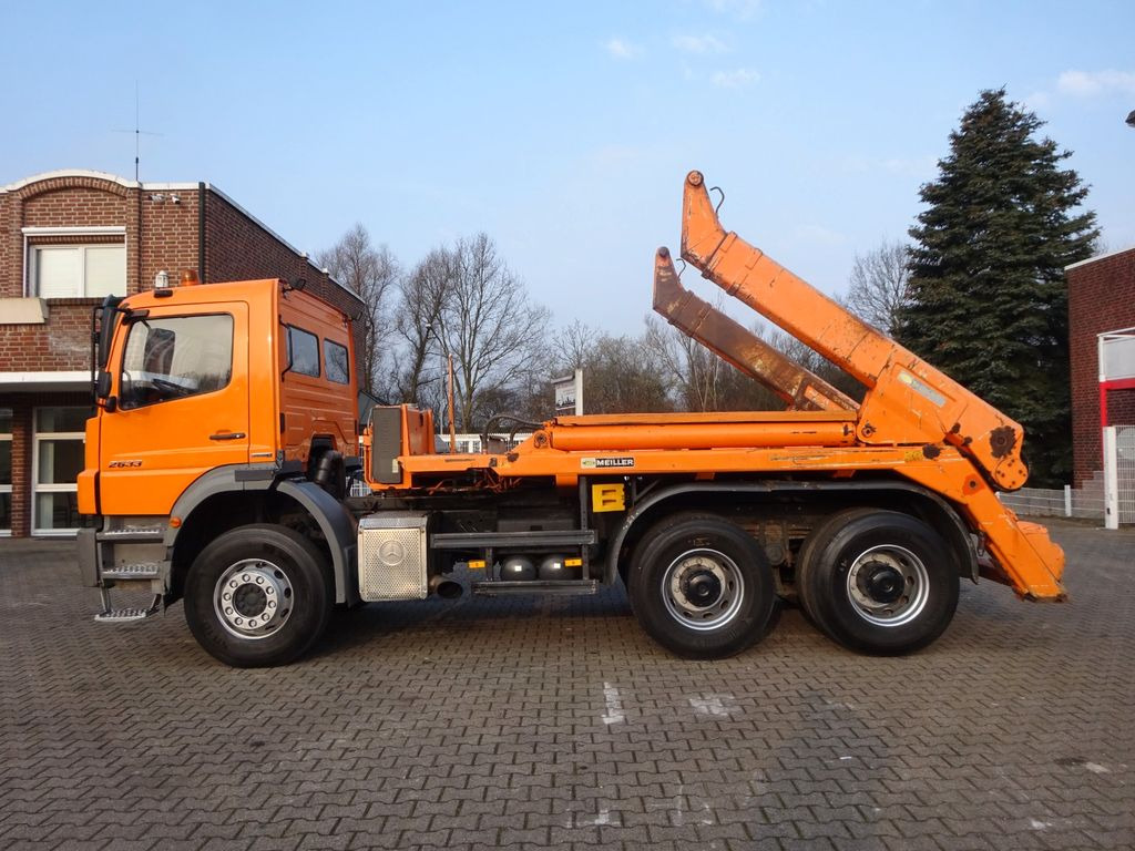 Mercedes-Benz 2633 Axor MEILLER Absetzkipper 6x4 - Būvgružu konteineru vedējs: foto 4 Mercedes-Benz 2633 Axor MEILLER Absetzkipper 6x4 - Būvgružu konteineru vedējs: foto 4