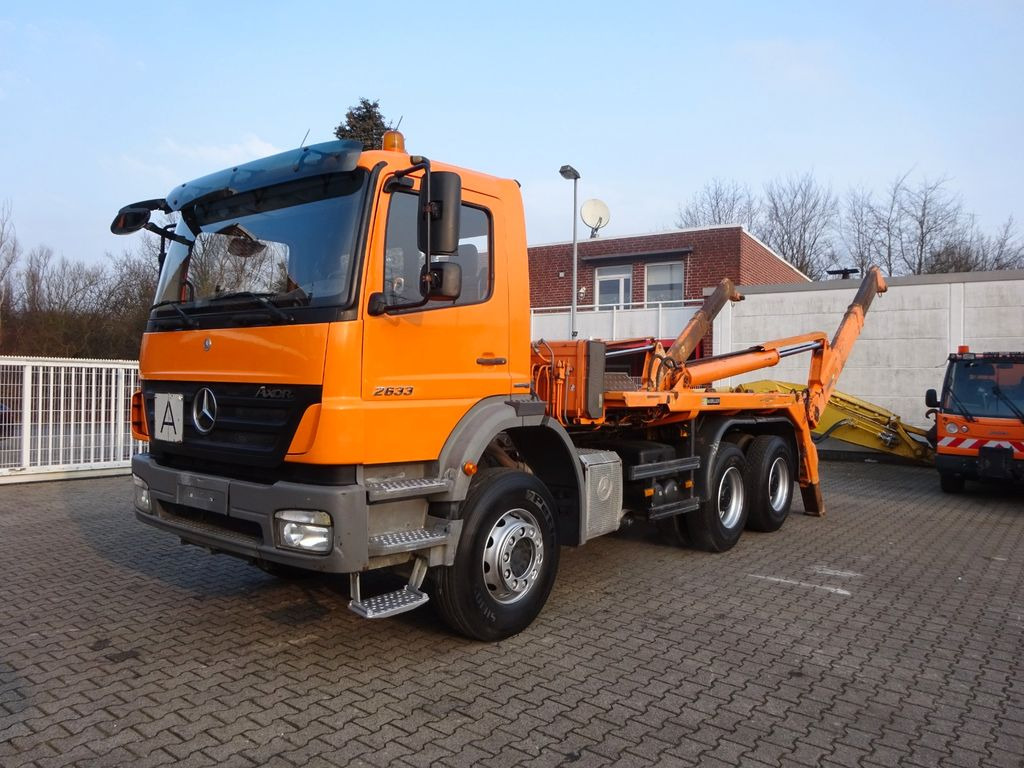 Mercedes-Benz 2633 Axor MEILLER Absetzkipper 6x4 - Būvgružu konteineru vedējs: foto 3 Mercedes-Benz 2633 Axor MEILLER Absetzkipper 6x4 - Būvgružu konteineru vedējs: foto 3