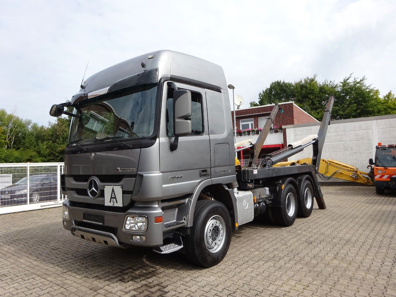 Mercedes-Benz 2644 Actros Absetzkipper 6x4 - Kravas automašīna pašizgāzējs: foto 2 Mercedes-Benz 2644 Actros Absetzkipper 6x4 - Kravas automašīna pašizgāzējs: foto 2