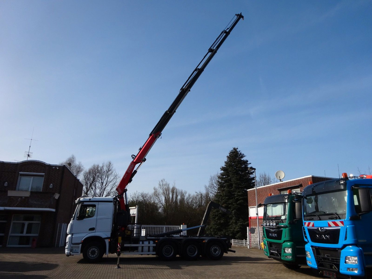 Mercedes-Benz 3248 Fassi Abroller + Fassi F275A Kran 6x2 - Pacēlājs ar āķi, Kravas auto ar manipulatoru: foto 2 Mercedes-Benz 3248 Fassi Abroller + Fassi F275A Kran 6x2 - Pacēlājs ar āķi, Kravas auto ar manipulatoru: foto 2