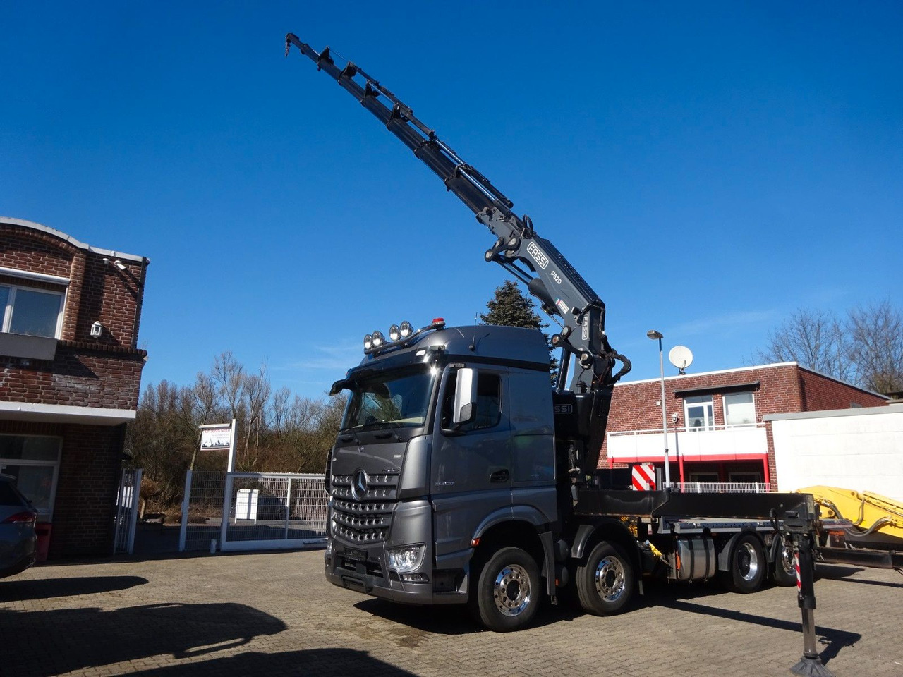 Mercedes-Benz 3453  Plattform + Fassi F820 Kran  8x2 Mercedes-Benz 3453 FASSI F820 Kran 8x Hydr. Ausschub - Kravas auto ar manipulatoru, Bortu kravas automašīna/ Platforma: foto 1 Mercedes-Benz 3453  Plattform + Fassi F820 Kran  8x2 Mercedes-Benz 3453 FASSI F820 Kran 8x Hydr. Ausschub - Kravas auto ar manipulatoru, Bortu kravas automašīna/ Platforma: foto 1