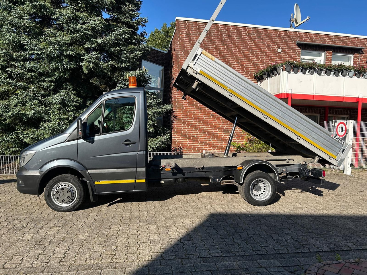 Mercedes-Benz 516CDI SPRINTER DAUTEL ALU-3SKIPPER System 2050 - Komercauto pašizgāzējs: foto 1 Mercedes-Benz 516CDI SPRINTER DAUTEL ALU-3SKIPPER System 2050 - Komercauto pašizgāzējs: foto 1