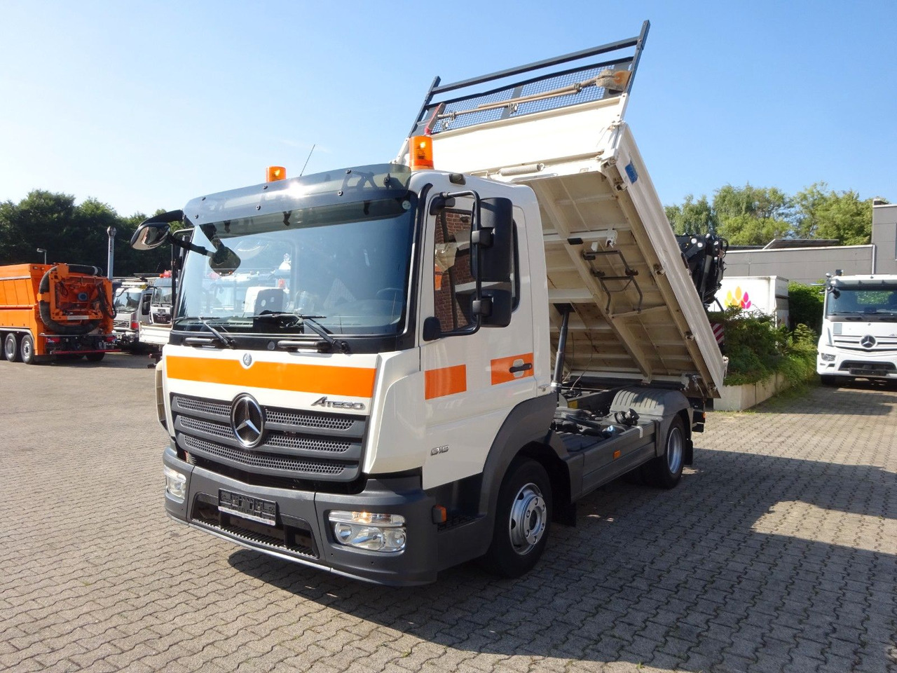 Mercedes-Benz 818 Atego MEILLER 3Skipper 4x2 - Kravas automašīna pašizgāzējs: foto 1 Mercedes-Benz 818 Atego MEILLER 3Skipper 4x2 - Kravas automašīna pašizgāzējs: foto 1
